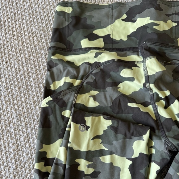 lululemon wunder under train with pockets green camo everlux leggings size 8 - Picture 2 of 15